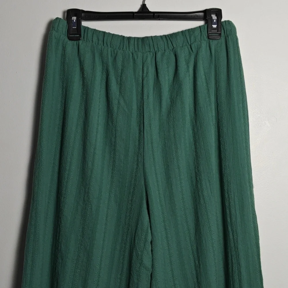 SPLENDID NWT Wide Leg Patterned Trousers in Green Size Medium - Picture 14 of 16